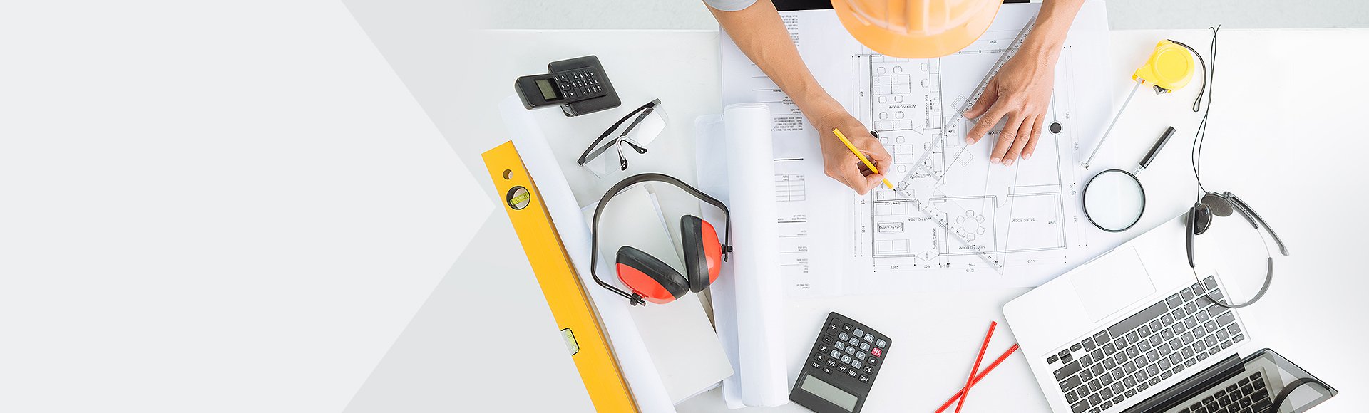 <span>Profesjonalne doradztwo</span> na każdym etapie zamówienia