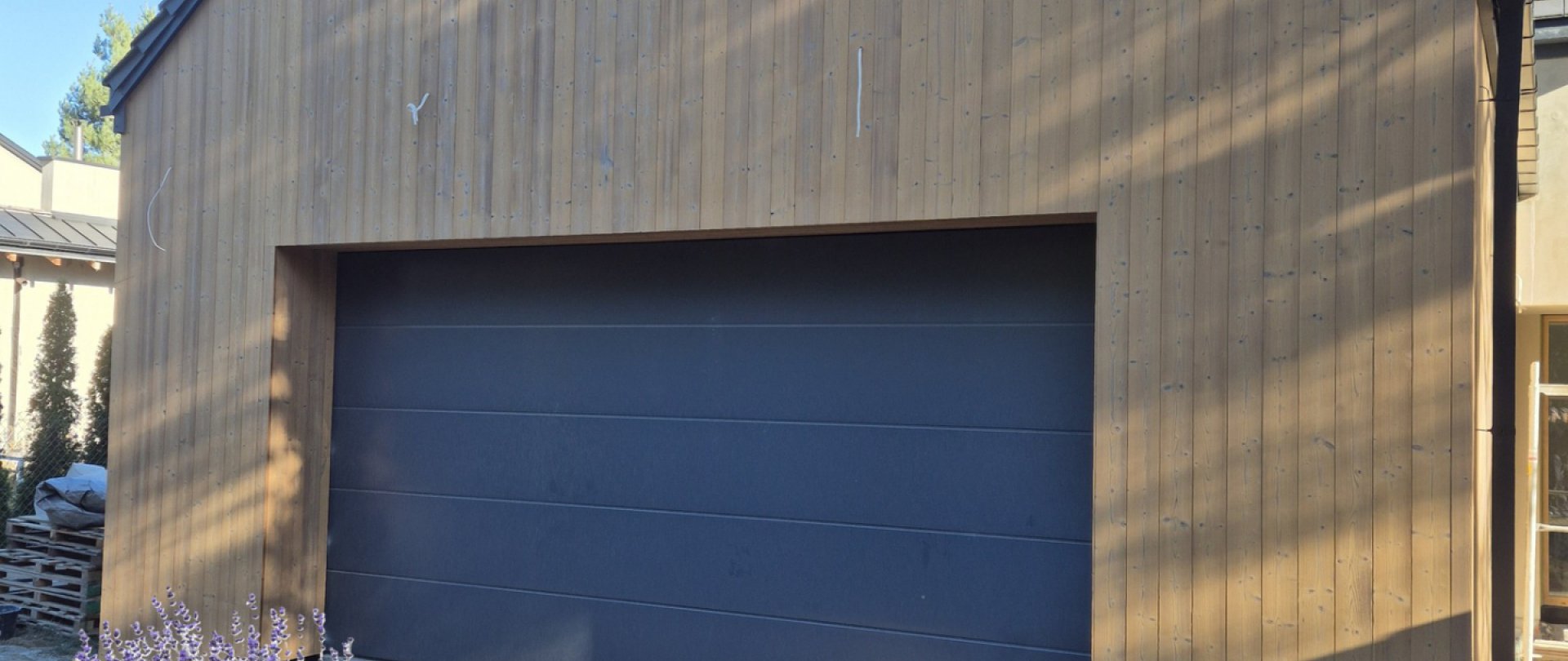 Deska elewacyjna z thermo świerk malowany RelaxWood kolor Piaskowy